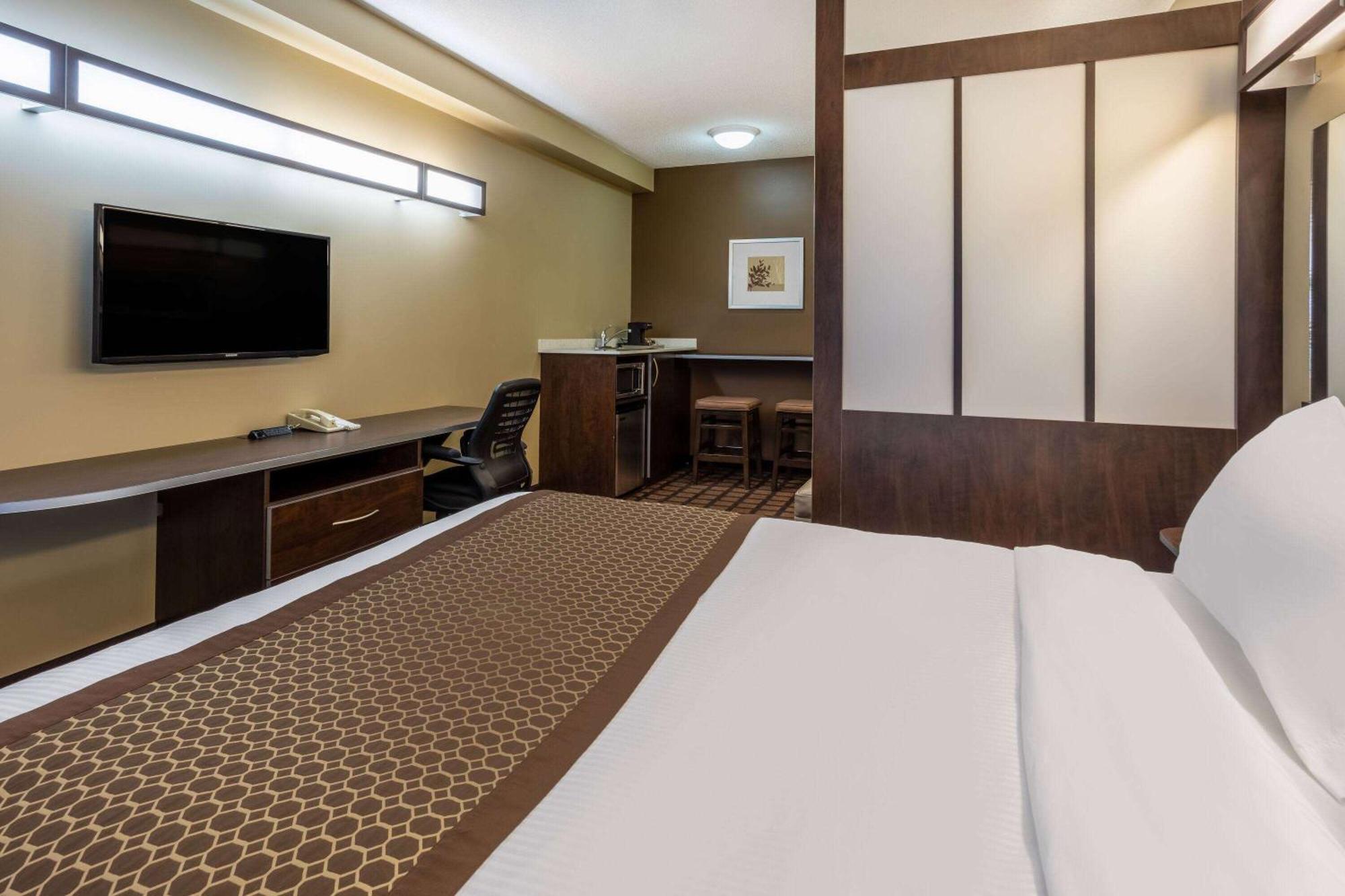 Microtel Inn & Suites By Wyndham - Timmins Exterior foto