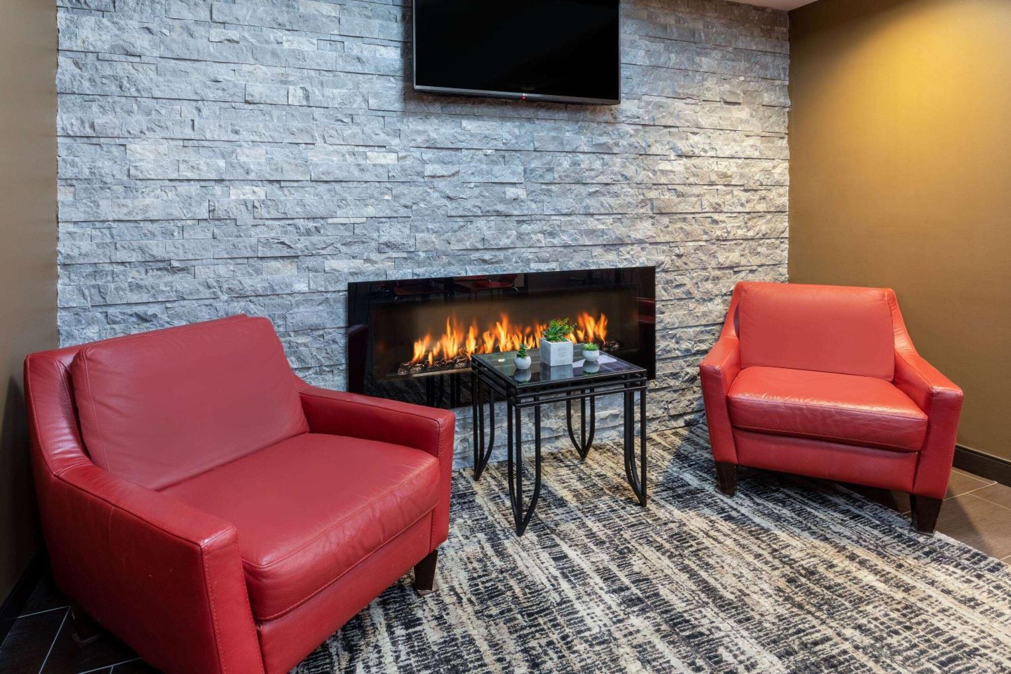 Microtel Inn & Suites By Wyndham - Timmins Exterior foto