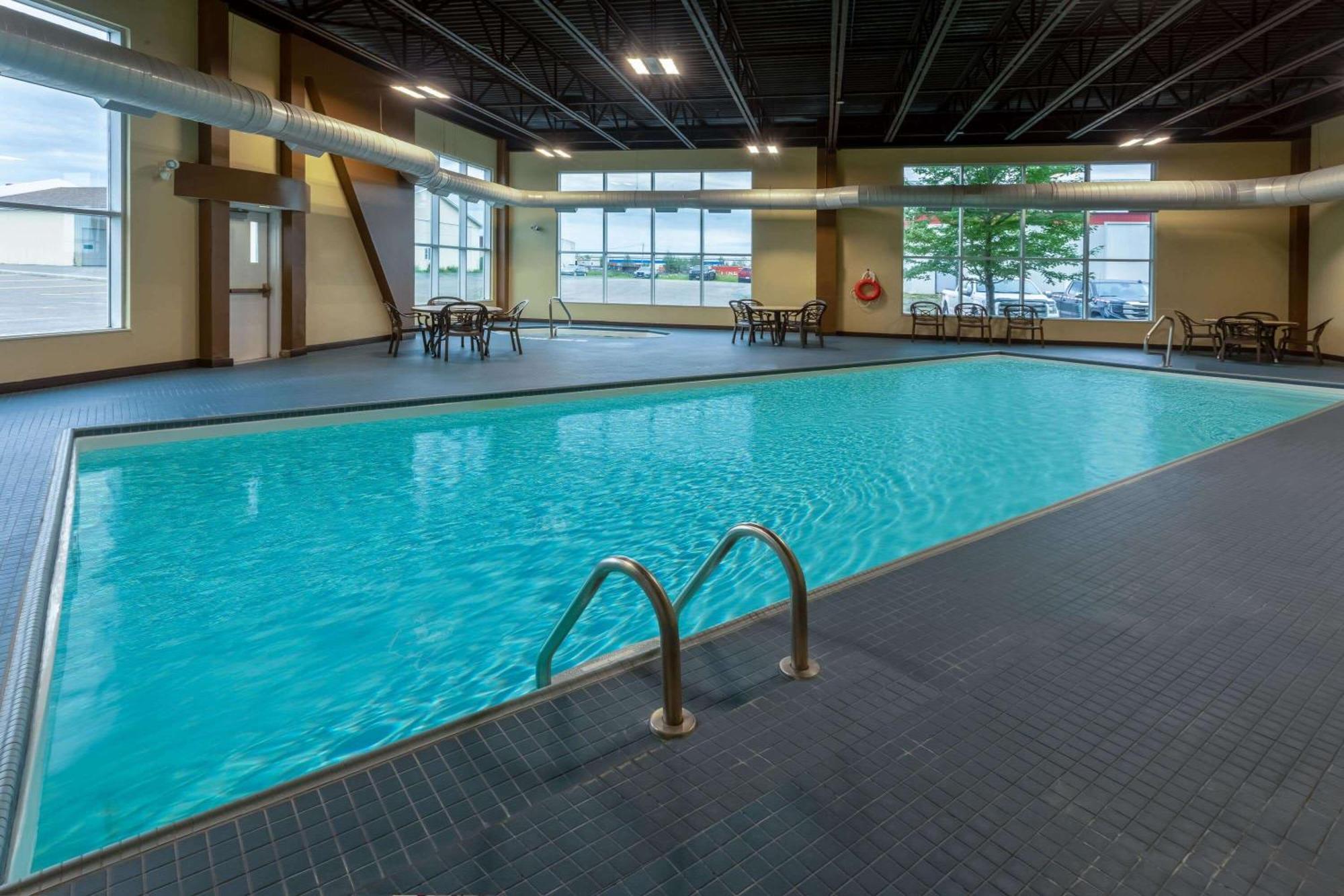 Microtel Inn & Suites By Wyndham - Timmins Exterior foto
